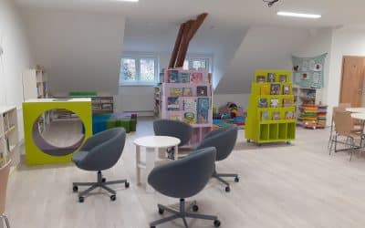 Vybavení nového komunitního centra a knihovny v Nadějkově